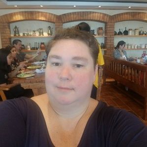 Meet your Posher, Deedee